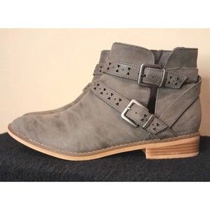 Rocket Dog SZ 11 Women's Gray Suede Side Zip Ankle Booties Buckle Detail